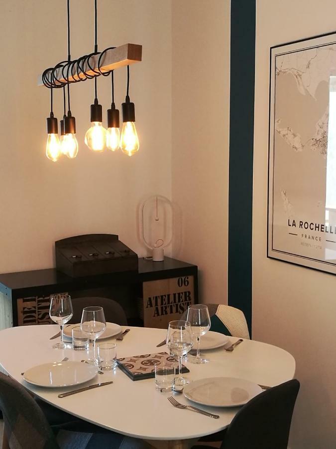The Clock House, 3 Etoiles Lägenhet La Rochelle  Exteriör bild